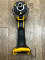 DEWALT DCF885